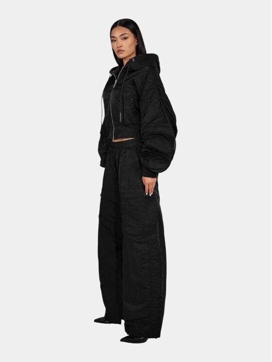 MADE BY SOCIETY MADE BY SOCIETY Spodnie materiałowe SHAPE Pants - P27765 Czarny Basic Fit