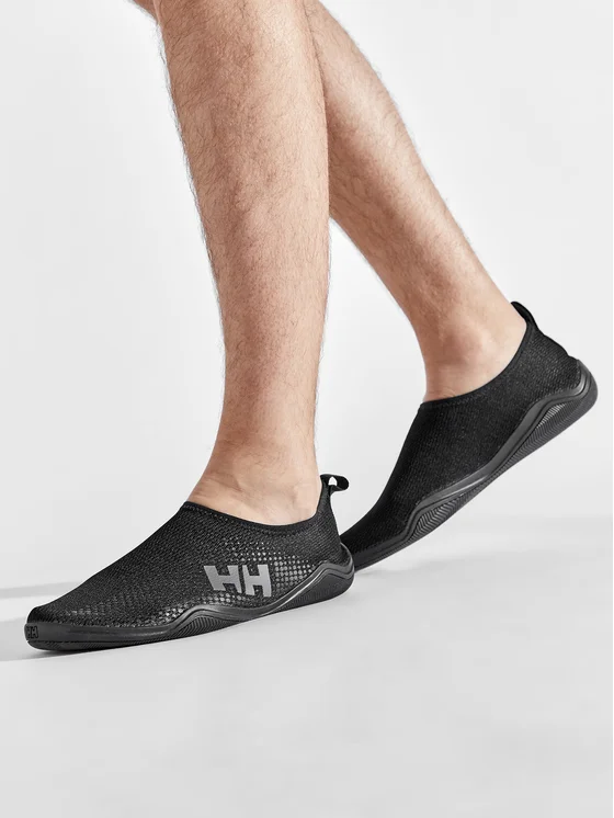 Scarpe per spiaggia di sassi un must in vacanza