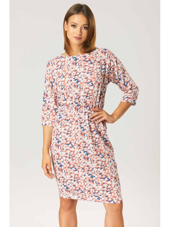 QUIOSQUE QUIOSQUE Každodenné šaty LEOPARDI DRESS Koralová Regular Fit