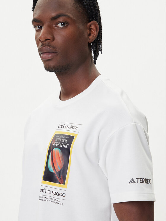 adidas adidas Tricou National Geographic KC2349 Alb Loose Fit