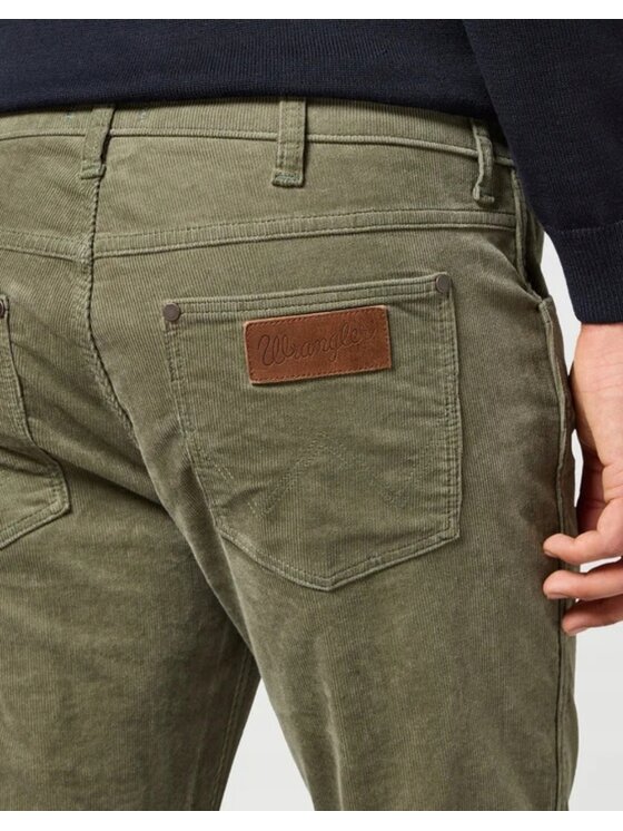 Wrangler Wrangler Spodnie materiałowe 112355087 Zielony Straight Fit