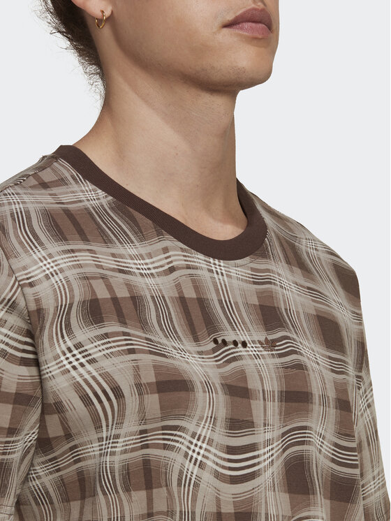 adidas adidas T-Shirt Reveal Allover Print HK2744 Brązowy Regular Fit