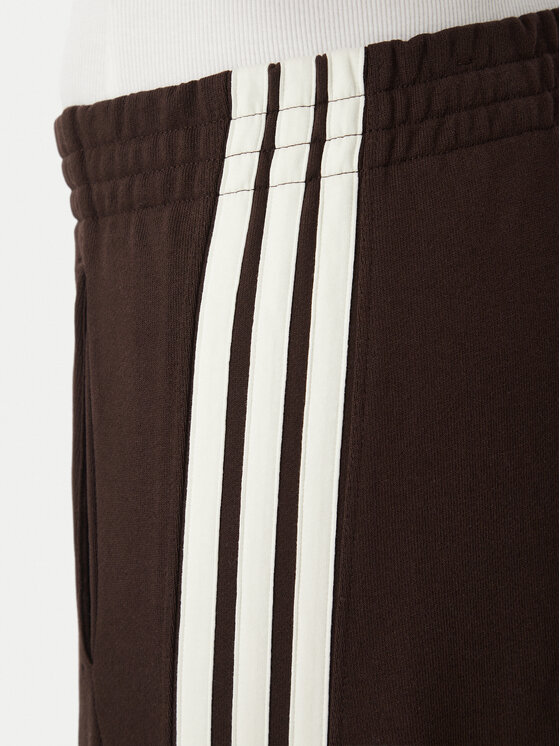 adidas adidas Spodnie dresowe 3-Stripes KW7703 Brązowy ciemny Wide Leg