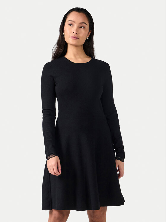 YAS YAS Úpletové šaty Becco 26011181 Černá Regular Fit