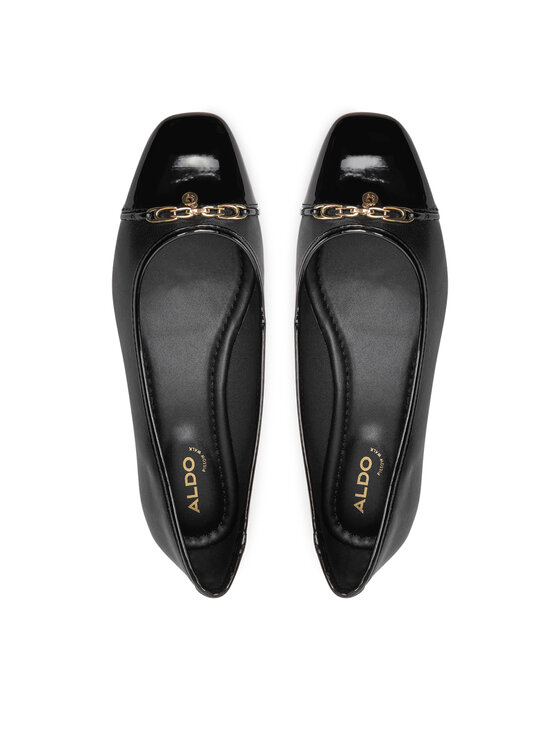 Flat shoes aldo store