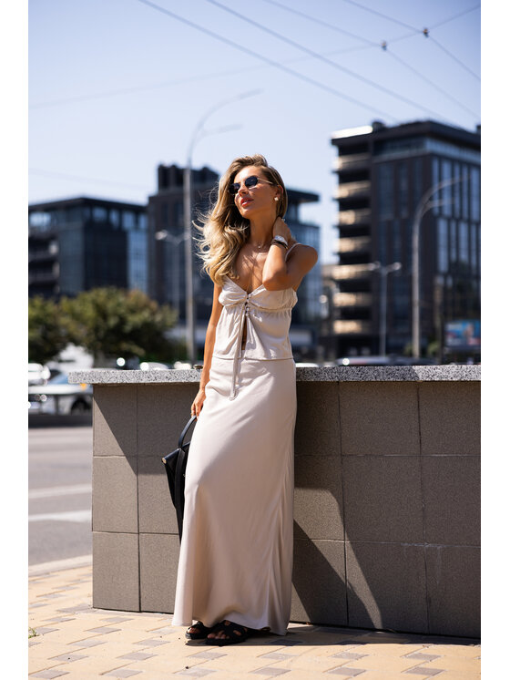 Hottie Hot Hottie Hot Σετ τοπ και φούστα NUSA Μπεζ Slim Fit