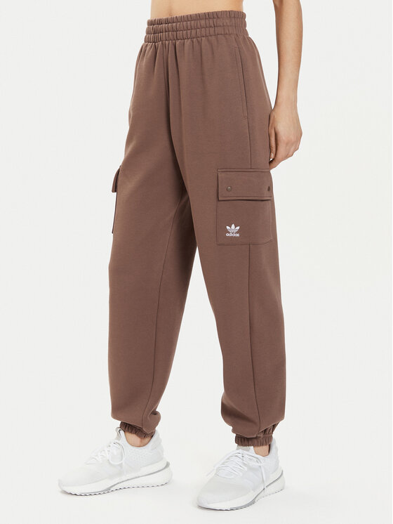 adidas adidas Spodnji del trenirke Essentials IR5909 Rjava Loose Fit