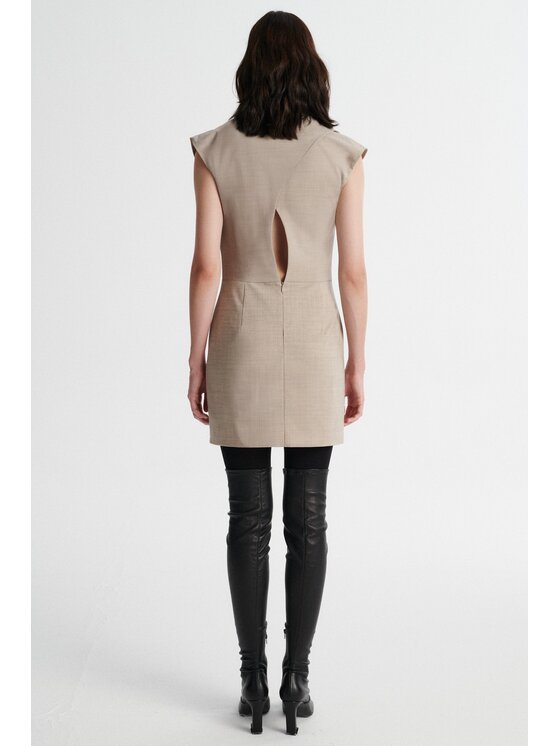 MARI PRETI MARI PRETI Sukienka koktajlowa VELORA Beżowy Slim Fit