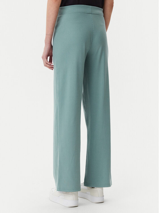 Puma Puma Pantaloni da tuta Ess Elevated 685025 Verde Straight Fit