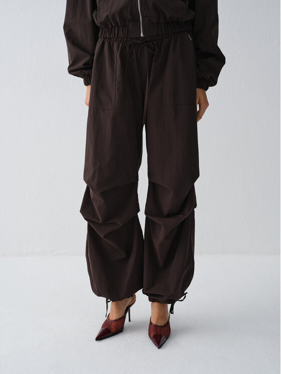 La Mania La Mania Pantaloni cargo ETTE Marrone scuro Basic Fit