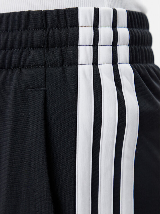 adidas adidas Спортивні штани Tricot 3-Stripes JF3383 Чорний Regular Fit