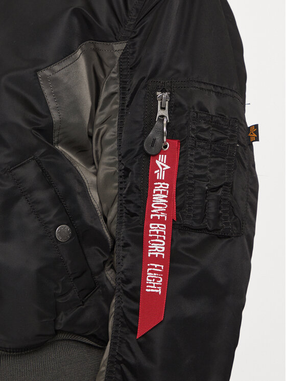 Alpha Industries Alpha Industries Μπόμπερ μπουφάν MA-1 Cyber 108008 Μαύρο Regular Fit