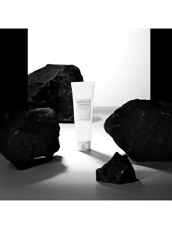 SKIN1004 SKIN1004 Madagascar Centella Tone Brightening Cleansing Gel Foam Delikatnie złuszczająca pianka do twarzy Pianka