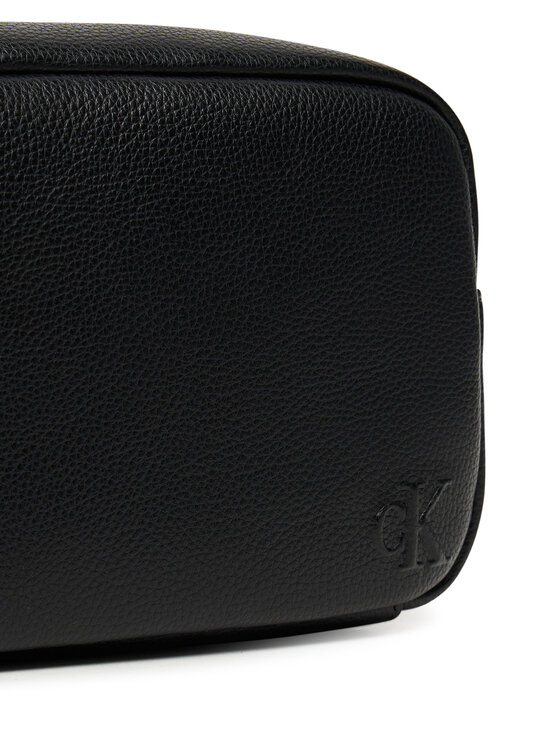 Calvin Klein Calvin Klein Τσαντάκι καλλυντικών Cargo Dopp Kit LV04D1090G Μαύρο