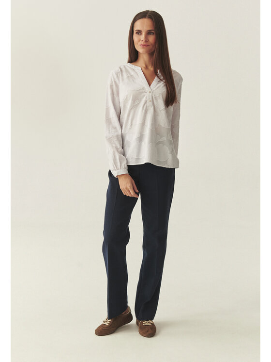 TATUUM TATUUM Halenka NOXE Bílá V-Neck Fit