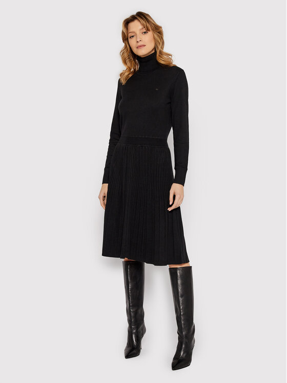 Vestito di maglia Roll Neck Knitted Flare