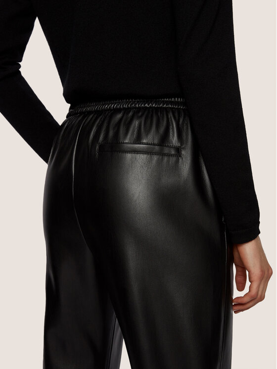 BOSS Boss Pantaloni in similpelle Taledy 50436334 Nero Regular Fit