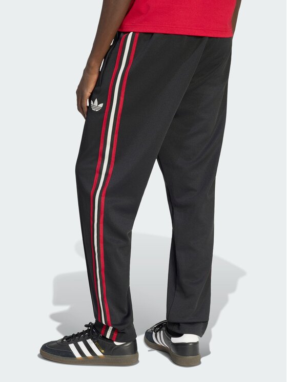 adidas adidas Spodnie dresowe 162201 Czarny Regular Fit