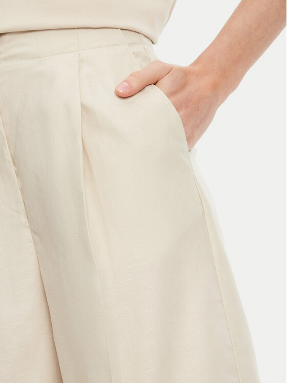 United Colors Of Benetton United Colors Of Benetton Bermudu šorti 45BVD9026 Bēšs Relaxed Fit