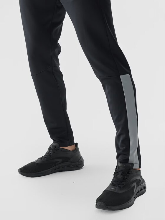 4F 4F Pantaloni in maglia 4FWAW24TFTRM683-20S Nero Regular Fit