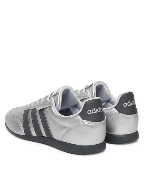 adidas adidas Sneakersy Barreda Lo HQ7384 Srebrny