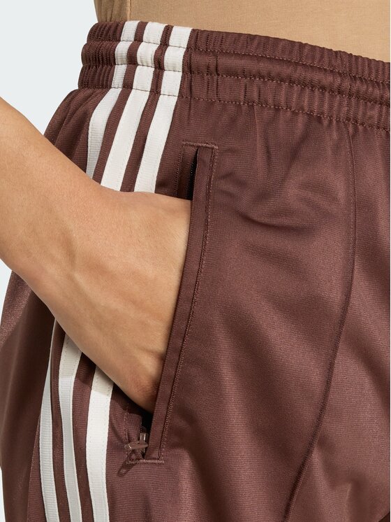 adidas adidas Szorty materiałowe 126559 Brązowy Loose Fit