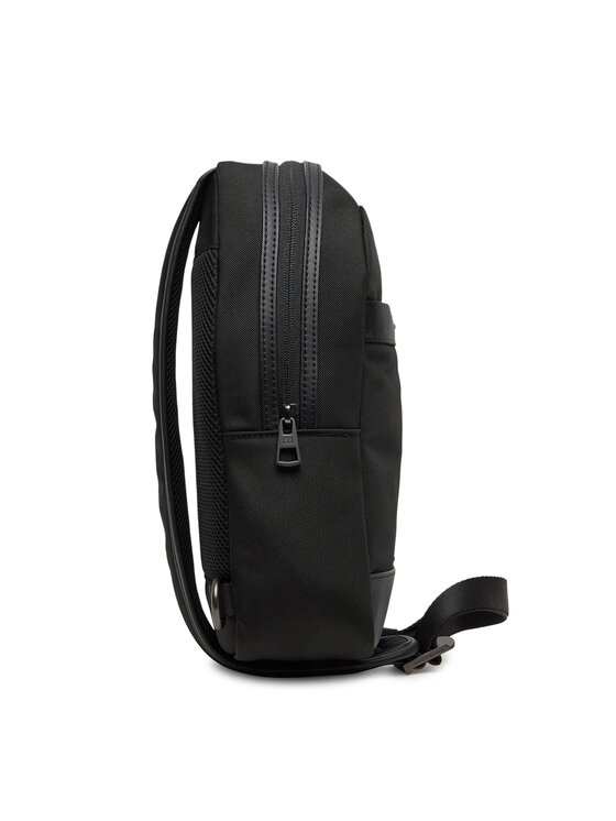 Tommy Hilfiger Tommy Hilfiger Nahrbtnik Th Nylon Travel Sling Bag AM0AM13572 Črna