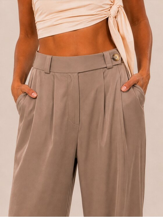 Hottie Hot Hottie Hot Spodnie materiałowe PAY Beżowy Oversize