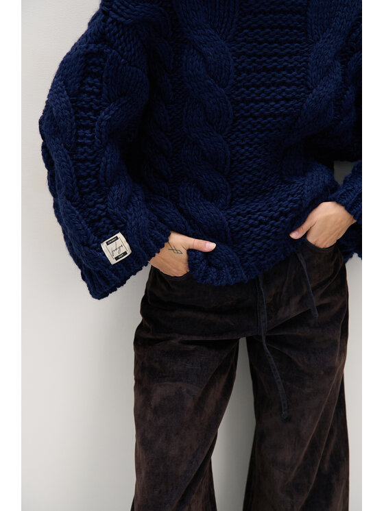 Fobya Fobya Sweter F780 Granatowy Basic Fit