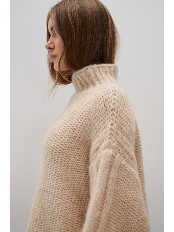 Fobya Fobya Sweter F2052 Beżowy Basic Fit