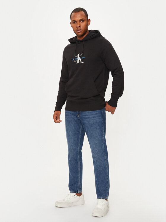Black sweatshirt and jeans new arrivals