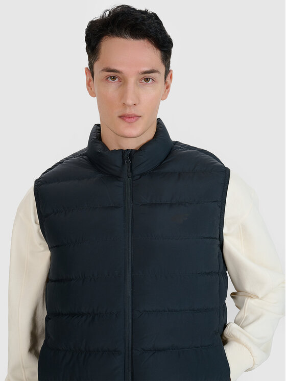 4F 4F Kamizelka NATURAL (DOWN) WARMTH Czarny Regular Fit