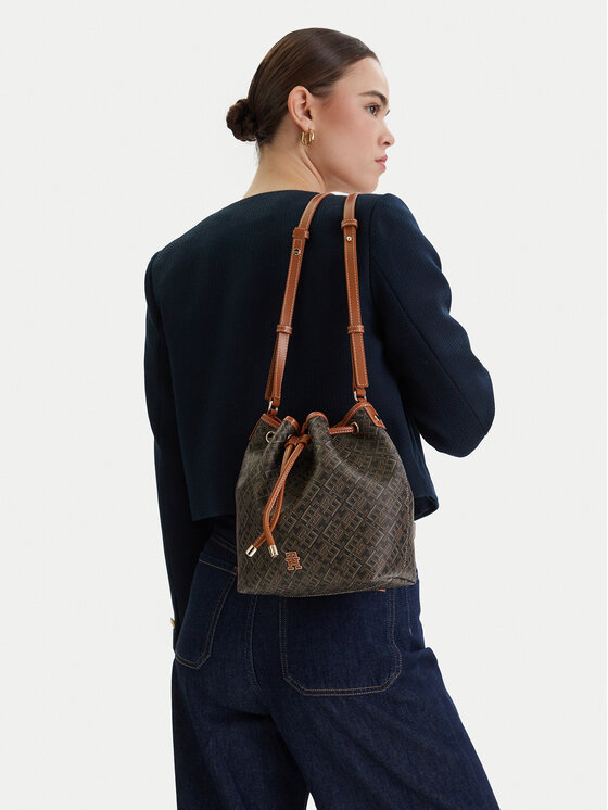 Tommy Hilfiger Tommy Hilfiger Torbica Th Monoplay Bucket Le AW0AW18847 Crna