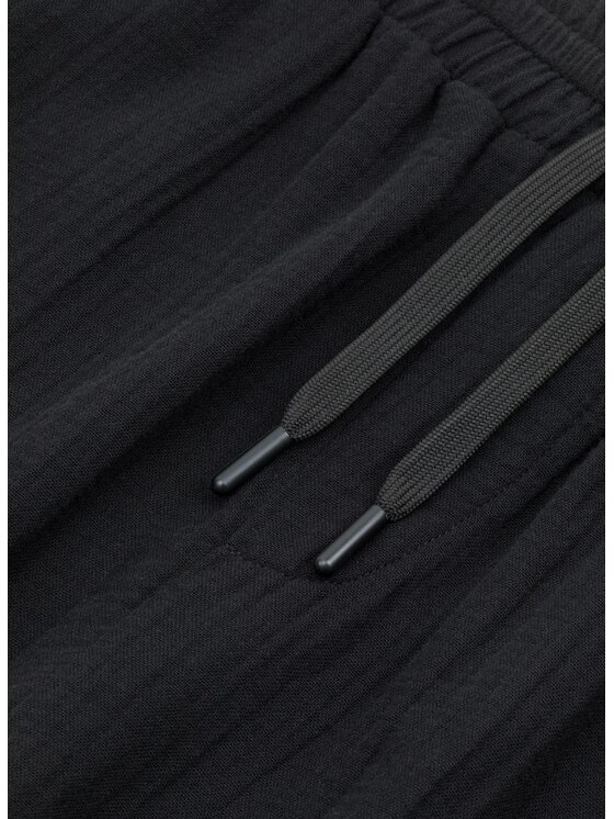 Pako Lorente Pako Lorente Szorty materiałowe P25SF-WS-012 Czarny Classic Fit