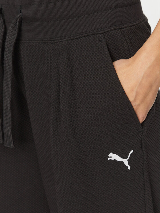 Puma Puma Spodnie dresowe Her 676007 Czarny Relaxed Fit