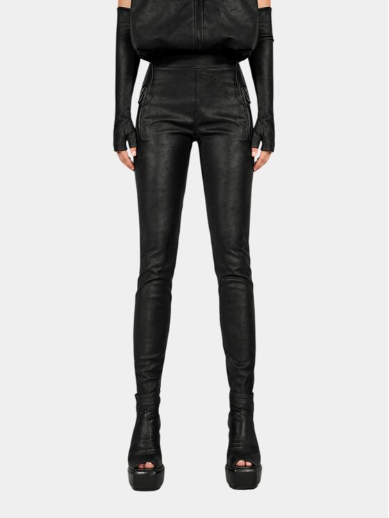 MADE BY SOCIETY MADE BY SOCIETY Spodnie materiałowe SILENT SHAPE - P27887 Czarny Basic Fit