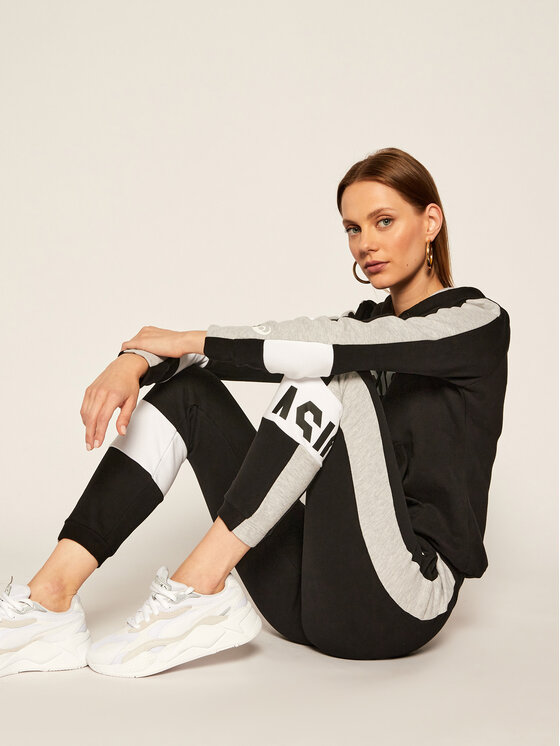 Pantaloni sale asics originals
