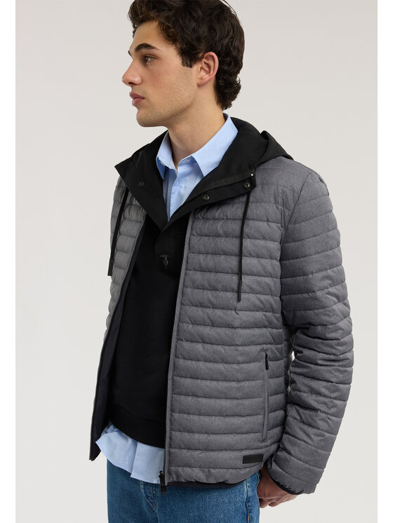 Trussardi Trussardi Kurtka puchowa F018M000027N0B3 Czarny Regular Fit