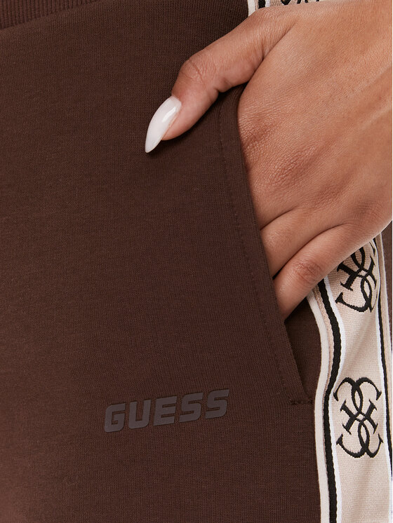 Guess Guess Долнище анцуг V2YB15 KB3P2 Кафяв Regular Fit