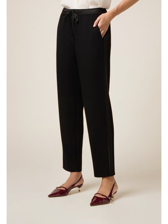 Oltre Oltre Pantaloni di tessuto P824J002375N033 Nero Regular Fit