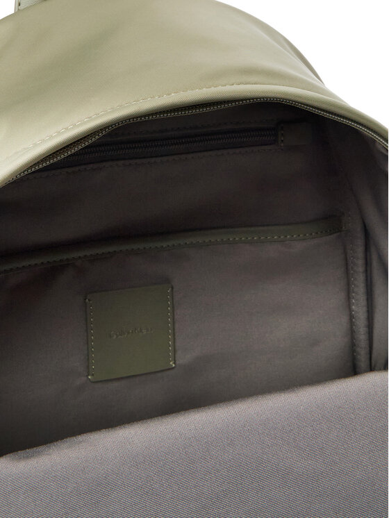 Calvin Klein Calvin Klein Somiņa Sleek Round Backpack LV04D3143G Zaļš
