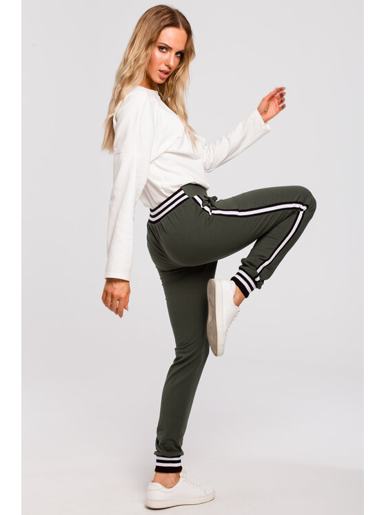 Made of Emotion Made of Emotion Jogger nohavice M460 Zelená Active Fit