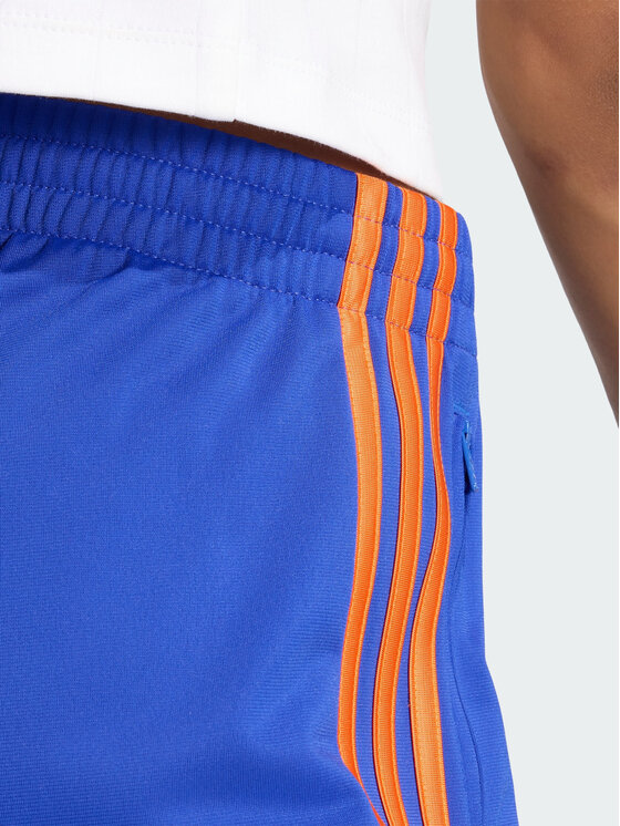 adidas adidas Szorty materiałowe Firebird Classic Niebieski jasny Loose Fit