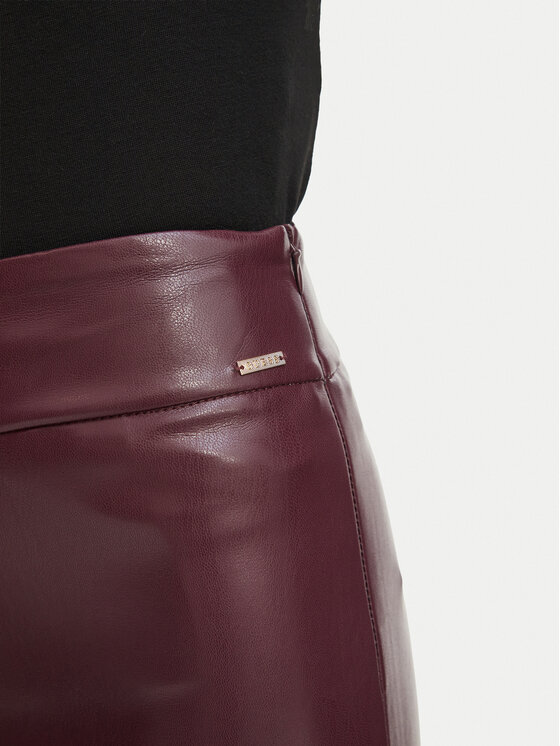 Guess Guess Pantaloni in similpelle W4BB18 WGIK0 Bordeaux Regular Fit