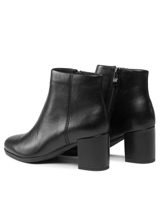 Clarks Clarks Čizme Freva55 Zip 261747974 Crna