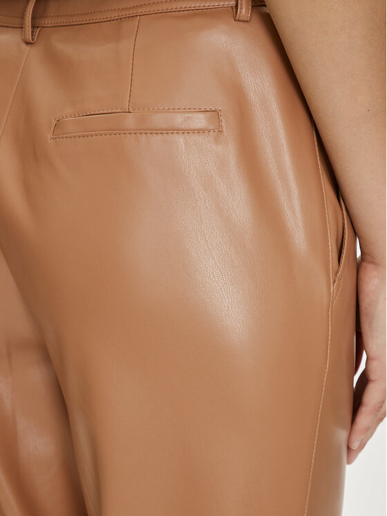 Guess Guess Hlače od imitacije kože Lia W4YB18 WF8Q0 Bež Regular Fit