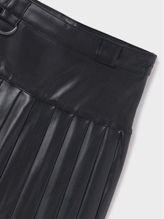 Mayoral Mayoral Lederrock 7.952 Schwarz Regular Fit