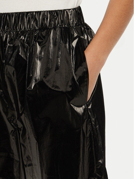 Guess Guess Teplákové nohavice V5RB09 WGUJ0 Čierna Regular Fit