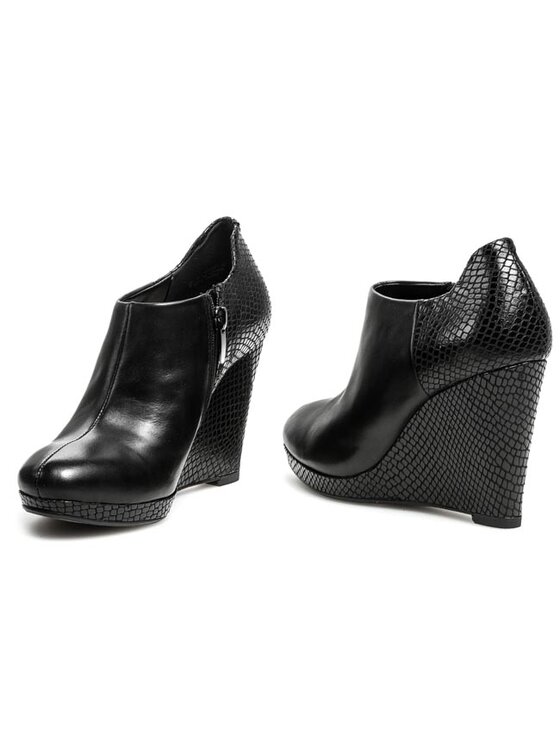 Clarks comet clearance ice