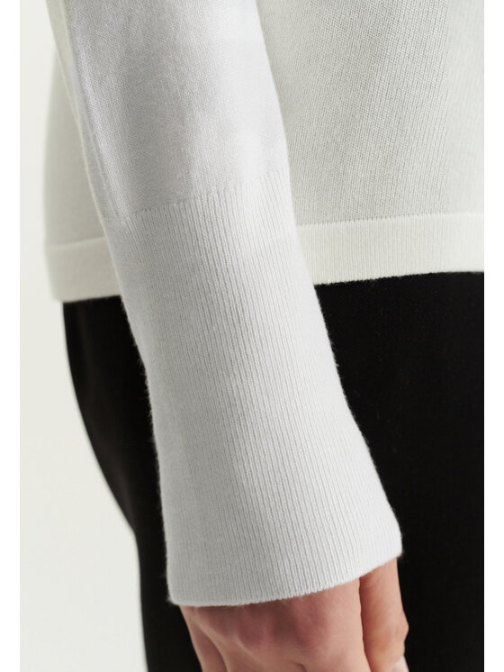 TATUUM TATUUM Sweter SKIMI Kremowy Classic Fit